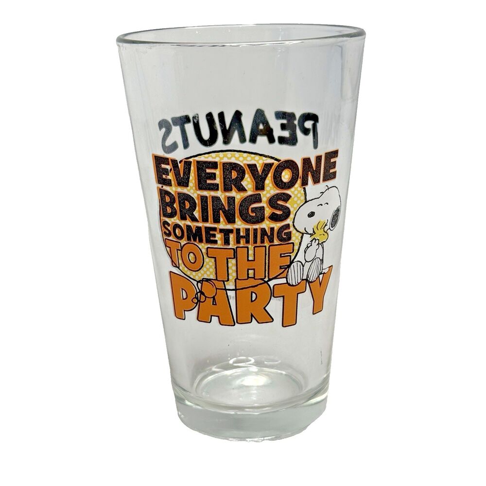 Snoopy & Woodstock Glass 2011 Peanuts "Everyone Brings Something" USA 5.5” EUC